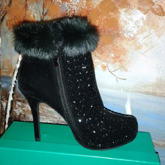 LAUREN LORRAINE - Picture 2 of 7